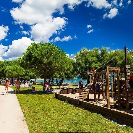 Apartments Villa Rivarella Novigrad Istria Værelse billede