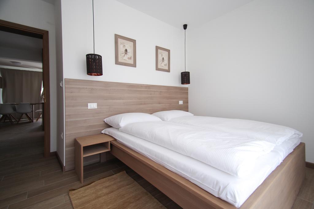 Apartments Villa Rivarella Novigrad Istria Værelse billede