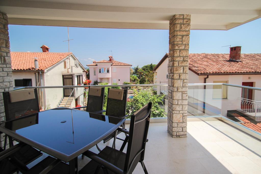 Apartments Villa Rivarella Novigrad Istria Værelse billede