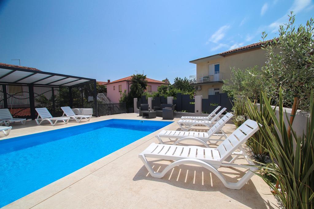 Apartments Villa Rivarella Novigrad Istria Værelse billede