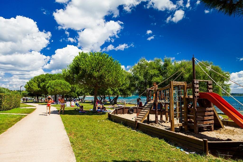 Apartments Villa Rivarella Novigrad Istria Værelse billede